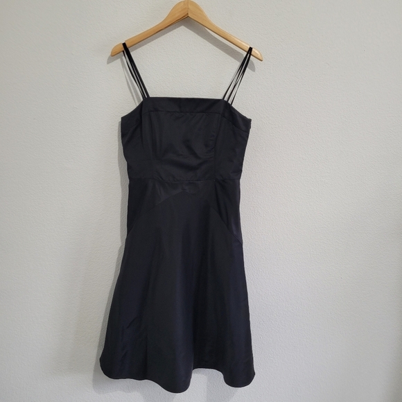 Tommy Hilfiger Dresses & Skirts - Tommy Hilfiger black elegant cocktail dress
